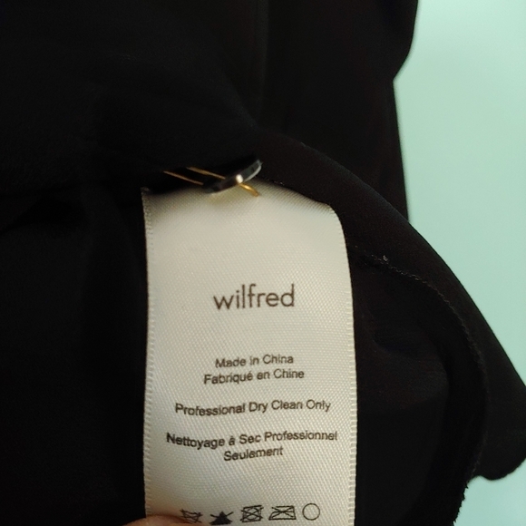ARITZIA Wilfred Etienne Keyhole Front Black Silk Trim Long Sleeve Blouse - Picture 6 of 7